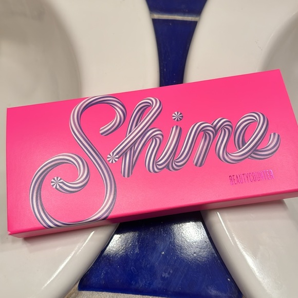 BRAND NEW- Beautycounter- Mini Beyond Gloss Vault ( $68 Value) - Picture 4 of 5